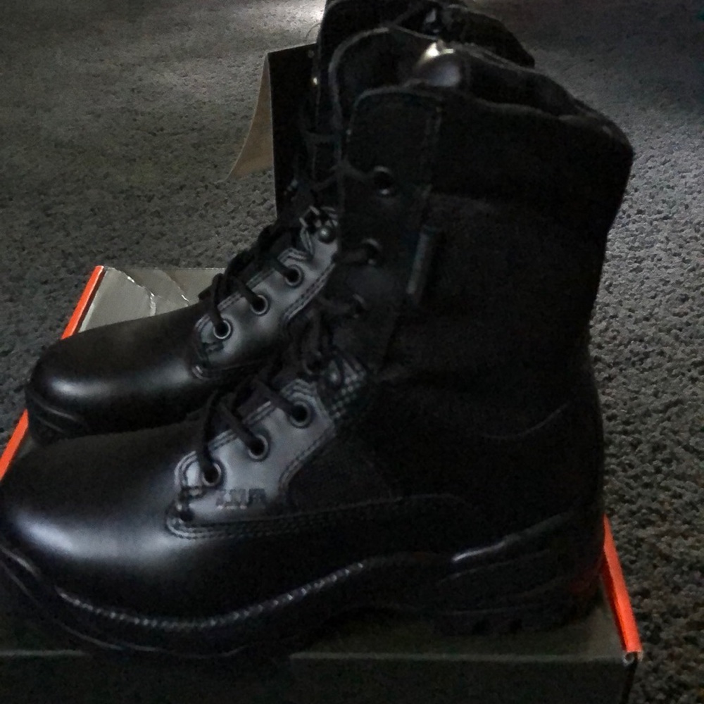 BNWT 5.11 ATAC 8" Storm Boots, Black